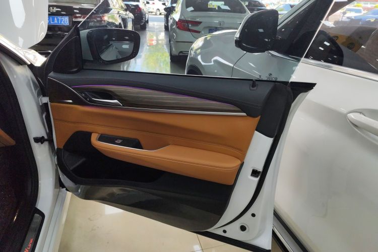 宝马6系GT 2021款 改款 630i 豪华设计套装中控内饰7005