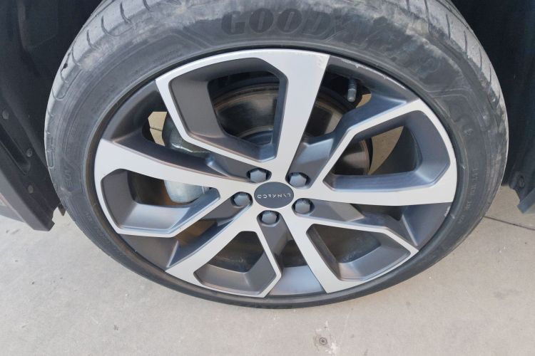 领克01 2021款 2.0TD 四驱劲Halo车身外观35