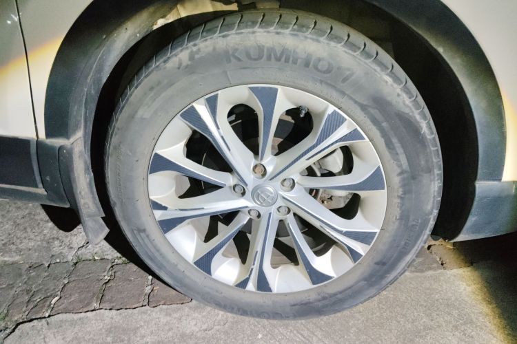 中华V3 2016款 1.5L 手动舒适型车身外观10