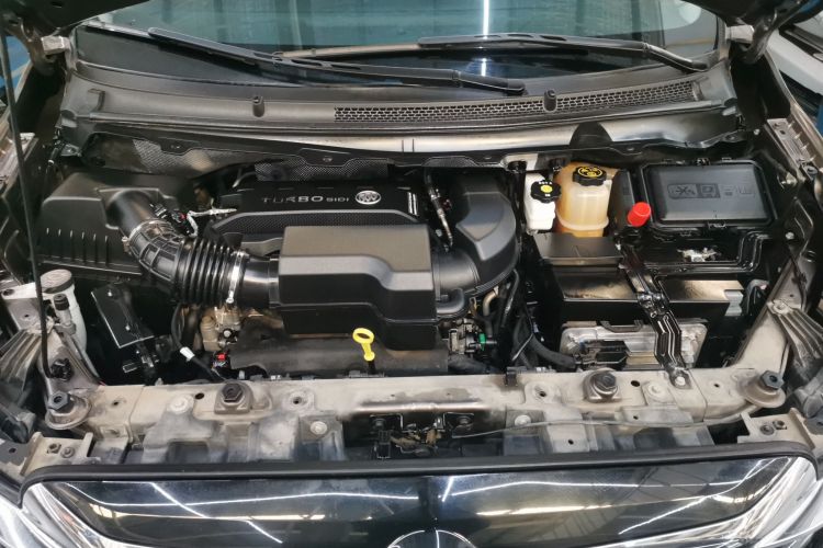 别克GL8 2023款 陆上公务舱 舒适型机舱底盘24