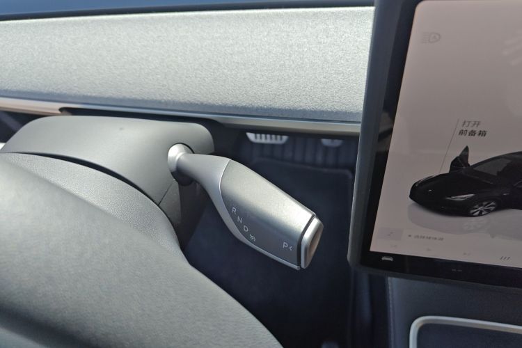 特斯拉 Model Y 2022款 改款 后轮驱动版中控内饰18