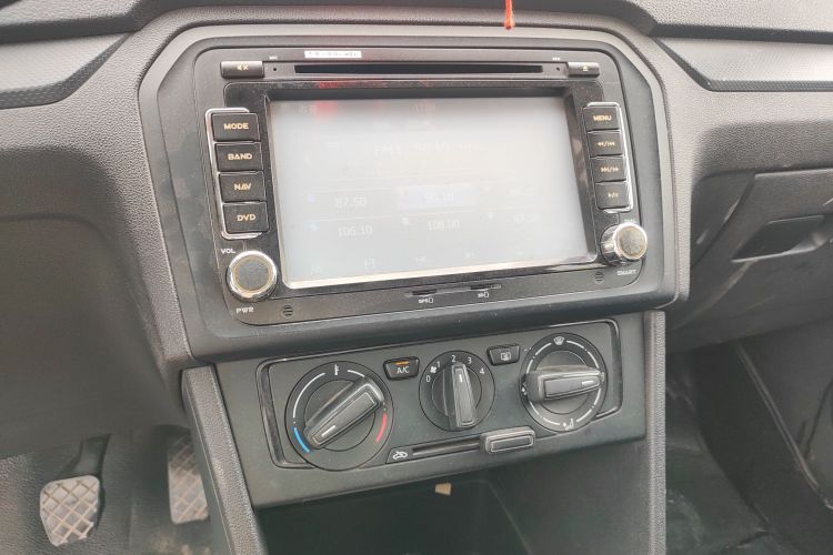 大众 捷达 2013款 1.6L 手动时尚型中控内饰16