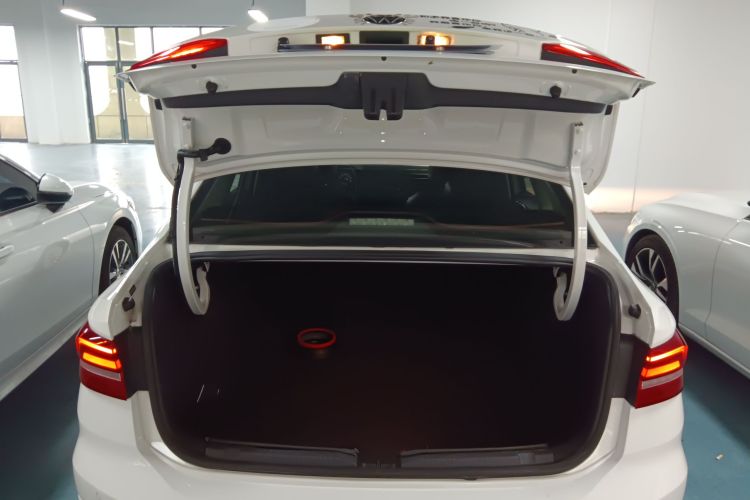 大众 朗逸 2018款 1.5L 自动舒适版 国V机舱底盘23