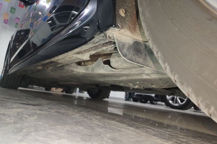 丰田 皇冠 2015款 2.0T 时尚版局部细节9002