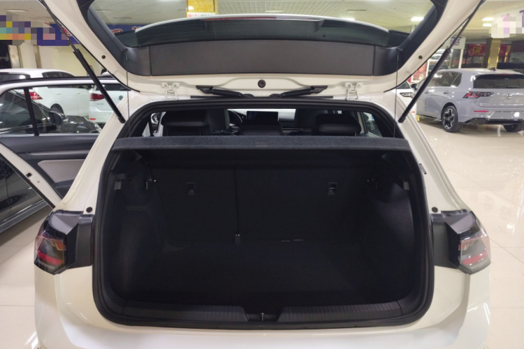 大众 高尔夫 2025款 300TSI R-Line机舱底盘23