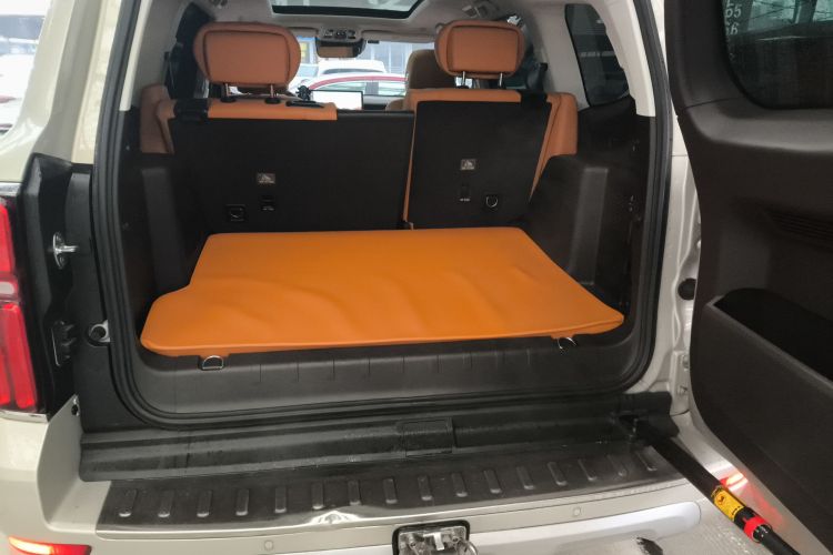 坦克500 2022款 3.0T 商务版 造境型 5座机舱底盘23