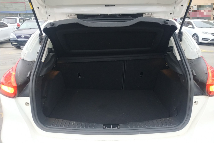 福特 福克斯 2015款 两厢 1.6L 自动风尚型机舱底盘23