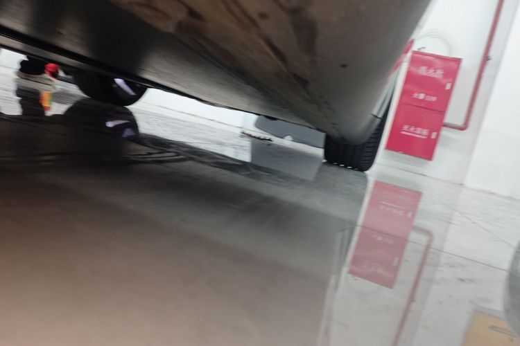 特斯拉 Model Y 2024款 Performance高性能版局部细节9002