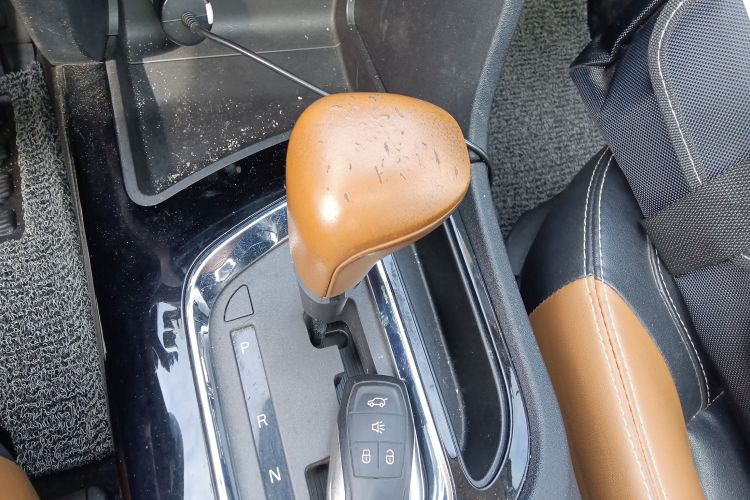 东南DX7 2017款 1.5T 自动豪华型中控内饰18