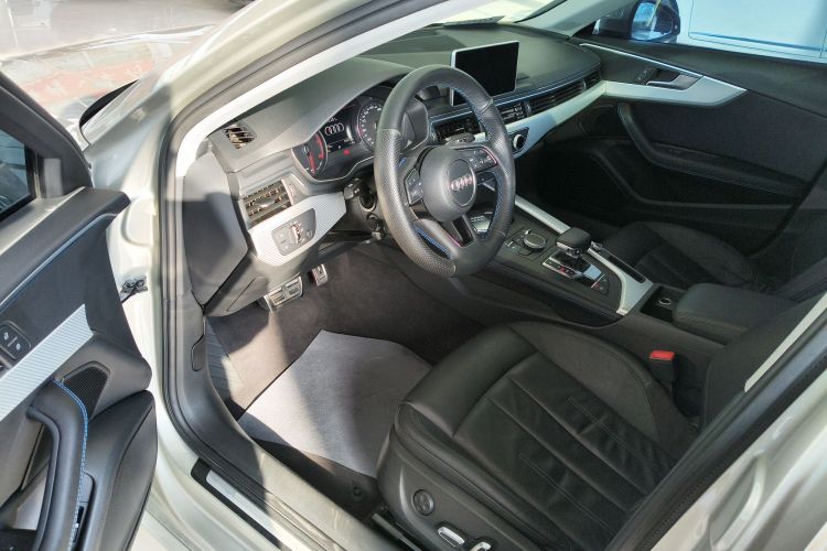 奥迪A4L 2017款 40 TFSI 时尚型中控内饰7003