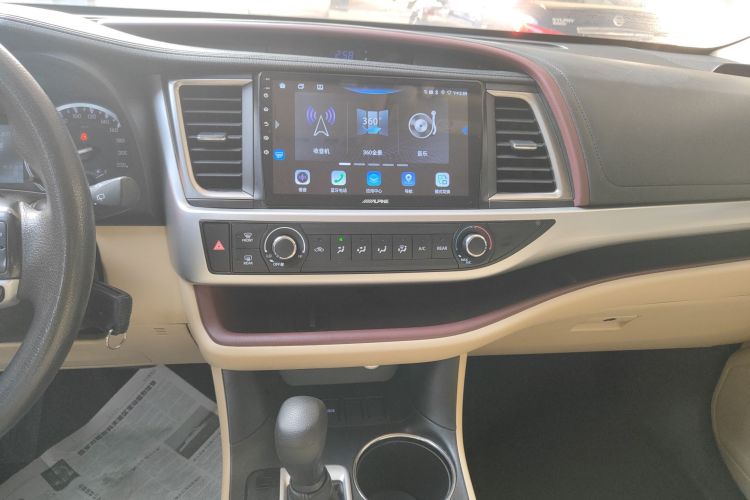 丰田 汉兰达 2015款 2.0T 两驱精英版 7座局部细节16