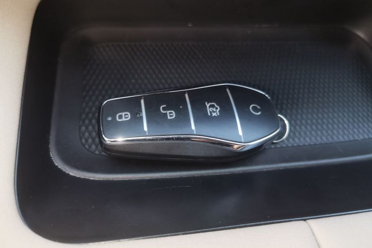 比亚迪 海豚 2025款 420km 时尚版中控内饰7001