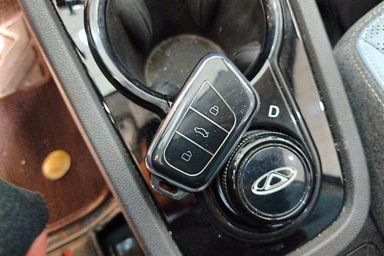 奇瑞 小蚂蚁 2022款 甜粉款 半糖版 磷酸铁锂 29.2kWh 30kW 301km中控内饰11