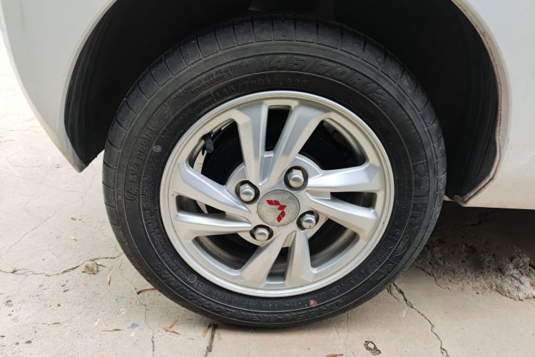 五菱汽车 宏光MINIEV 2022款 自在款 磷酸铁锂车身外观6008