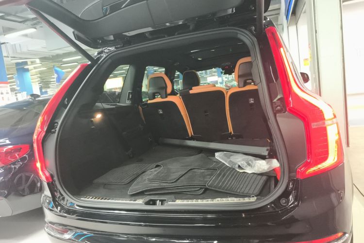 沃尔沃XC90 2019款 T5 智逸版 7座 国V机舱底盘23