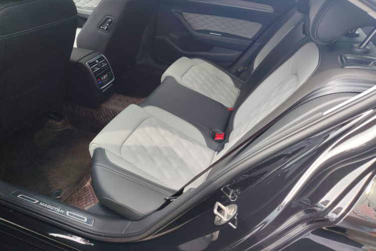 大众 迈腾 2023款 200万辆纪念版 330TSI DSG领先型中控内饰21