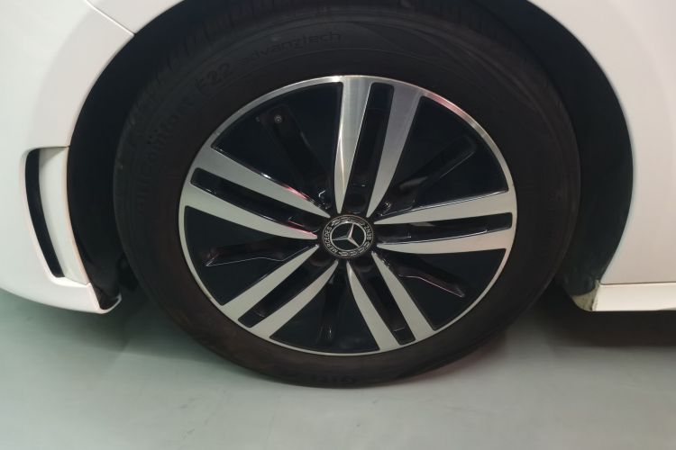 奔驰A级 2019款 改款 A 180 L 运动轿车车身外观6002