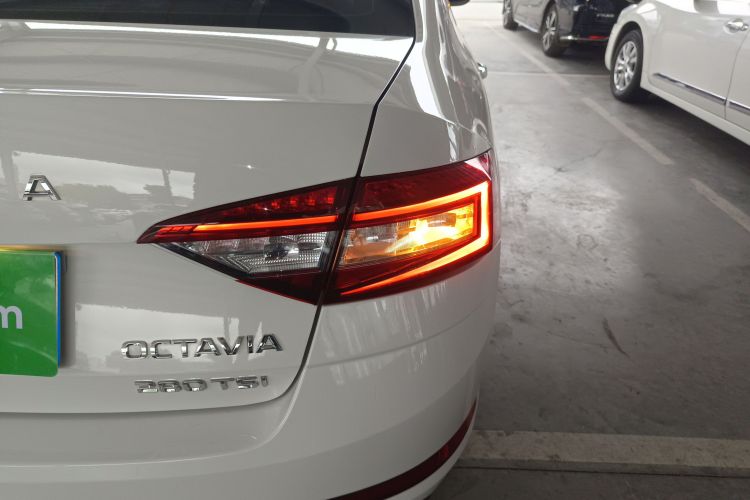 斯柯达 明锐 2018款 TSI280 DSG豪华版车身外观9