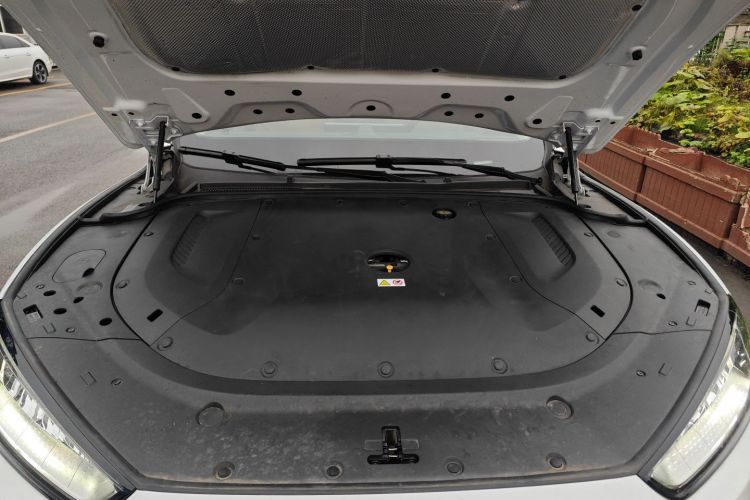 鸿蒙智行 问界M5 2022款 增程后驱标准版机舱底盘24