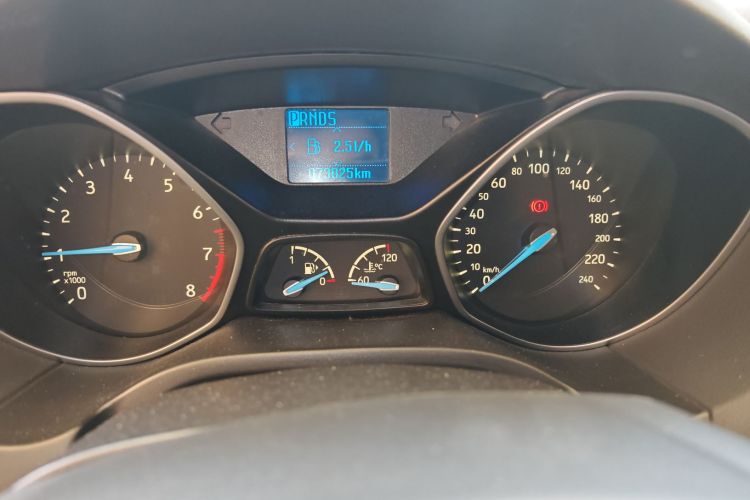 福特 福克斯 2015款 三厢 EcoBoost 125 自动超能风尚型中控内饰14