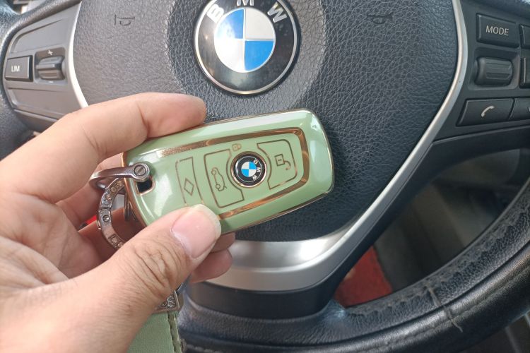 宝马3系 2014款 320Li 豪华设计套装中控内饰11