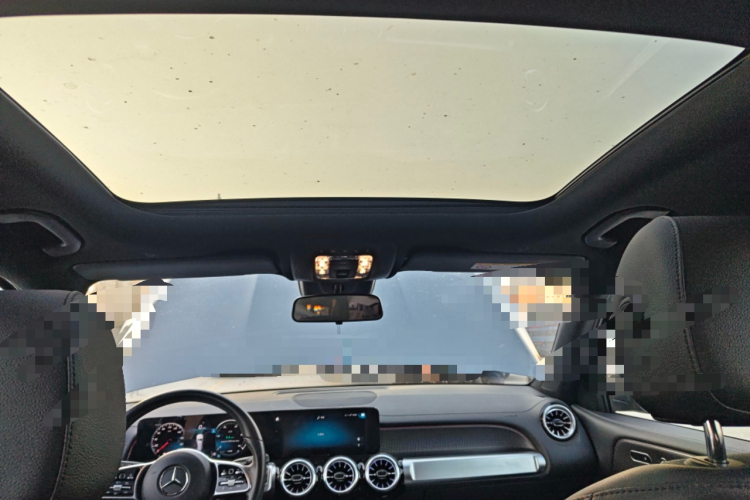 奔驰EQB 2022款 EQB 260中控内饰22