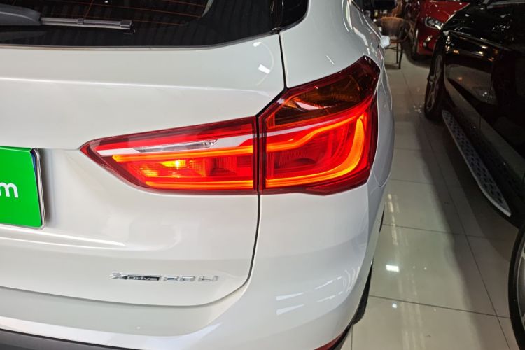 宝马X1 2019款 xDrive20Li 尊享型车身外观6006