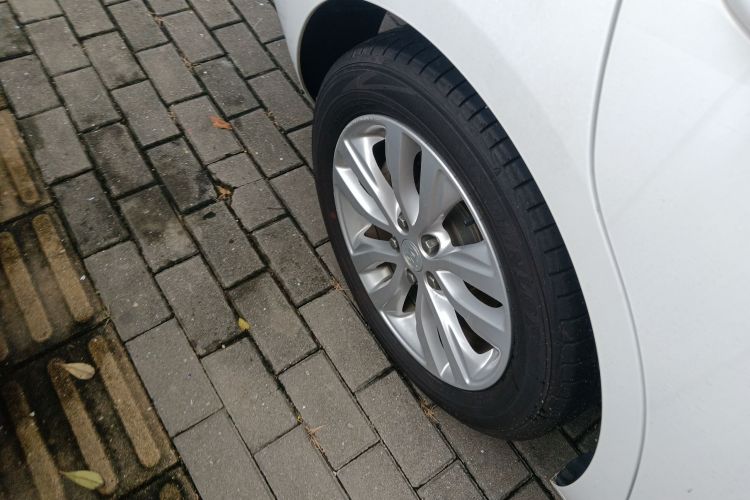 别克 英朗 2021款 典范 1.5L 自动精英型车身外观6003