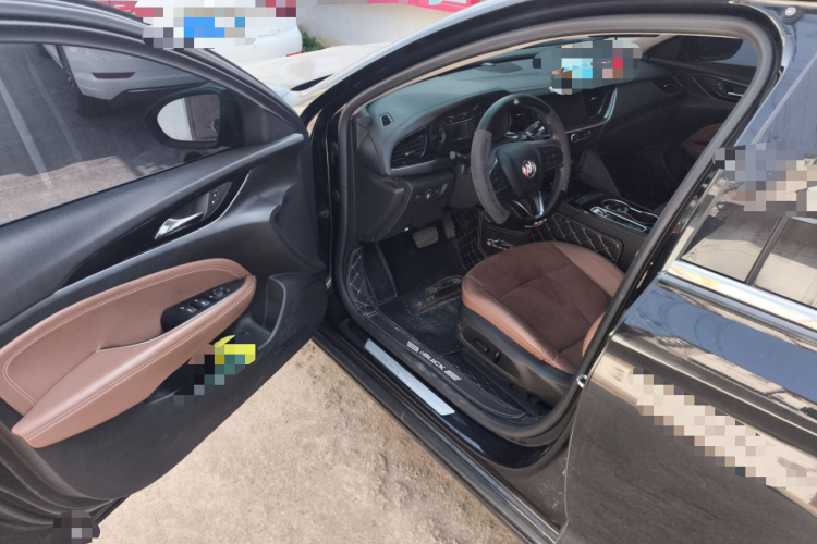 别克 君威 2022款 552T 智享型中控内饰7003