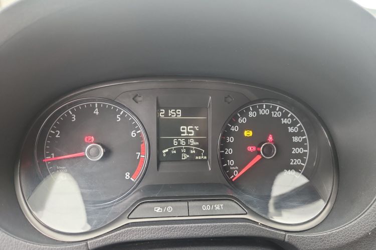 大众 Polo 2016款 1.4L 手动风尚型中控内饰14