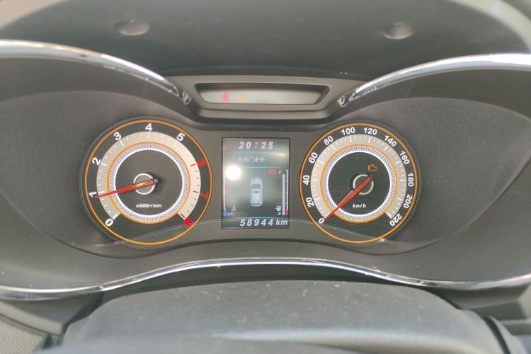 猎豹汽车 猎豹CS9 2017款 1.5L 手动风尚型中控内饰14