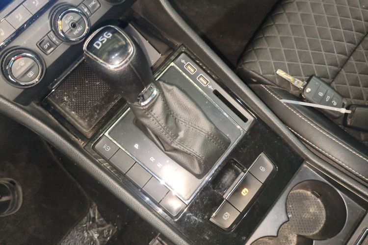 斯柯达 速派 2018款 TSI330 DSG舒适版 国V局部细节18