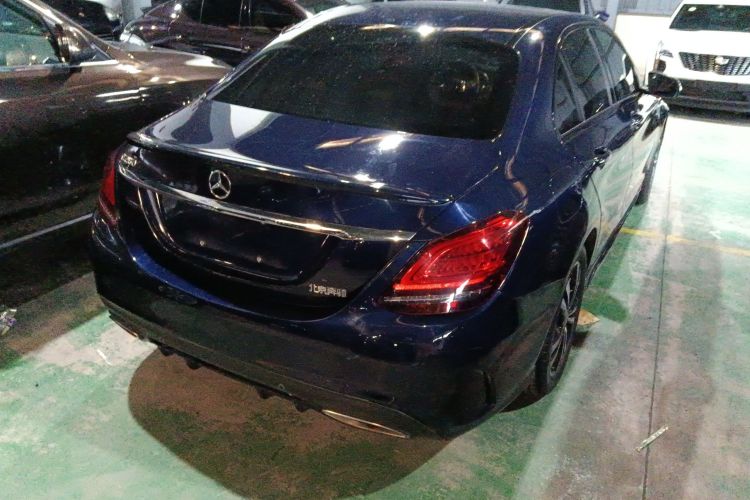 奔驰C级 2019款 C 260 运动版车身外观7