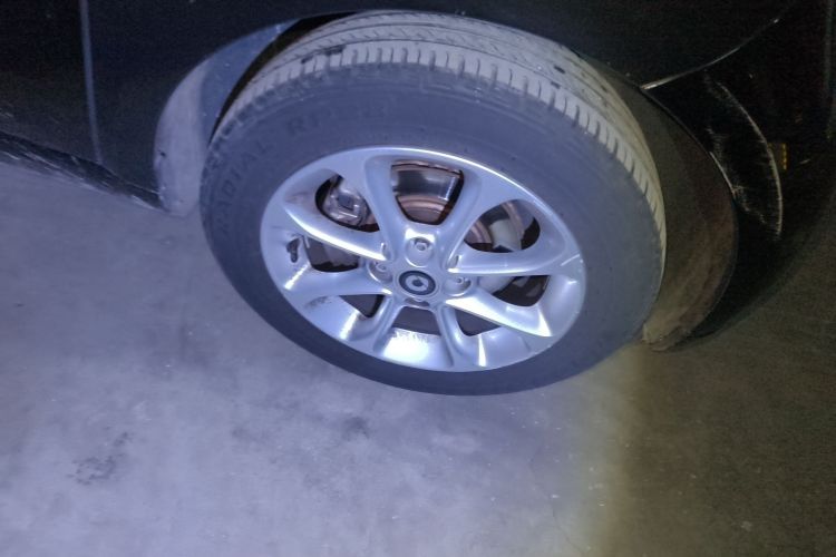 smart fortwo 2015款 1.0L 52千瓦硬顶灵动版车身外观10