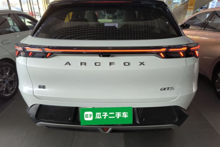 ARCFOX极狐 极狐 阿尔法T5(ARCFOX αT5) 2024款 520 MAX车身外观6