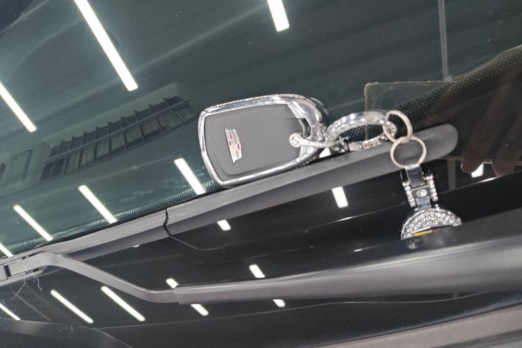 凯迪拉克XT4 2021款 28T 两驱技术型中控内饰11