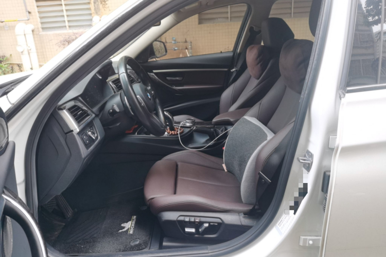 宝马3系 2019款 320Li M运动曜夜版局部细节19