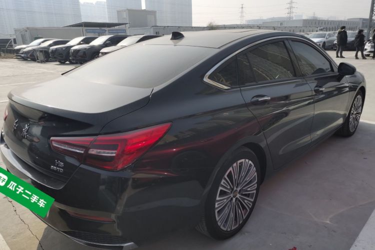 红旗H5 2022款 经典款 1.8T 自动智联旗领版车身外观7