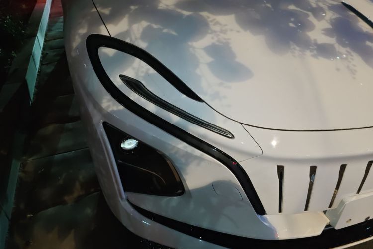 红旗E-QM5 2024款 450km 出行版车身外观8