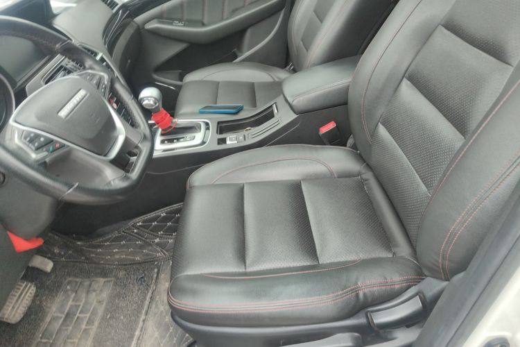 猎豹汽车 猎豹CS10 2017款 2.0T 自动都市型中控内饰19