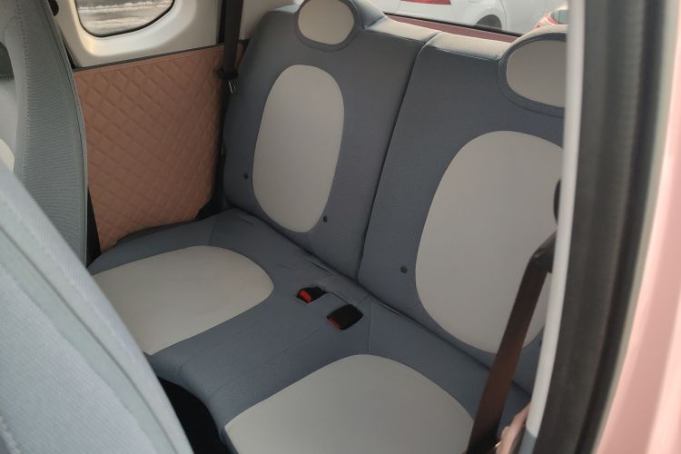 奔腾小马 2025款 222km 灵动马中控内饰21