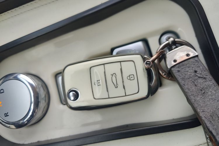 长安启源 长安Lumin 2022款 210km 香甜款中控内饰11