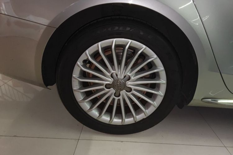 奥迪A4L 2016款 35 TFSI 典藏版 自动标准型车身外观6008