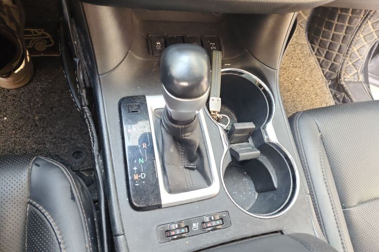 丰田 汉兰达 2018款 2.0T 四驱至尊版 7座 国VI局部细节18