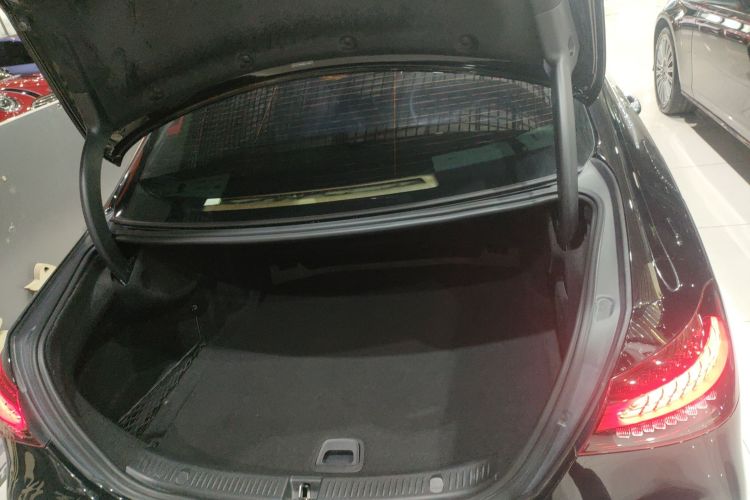 奔驰E级 2021款 E 260 L机舱底盘23