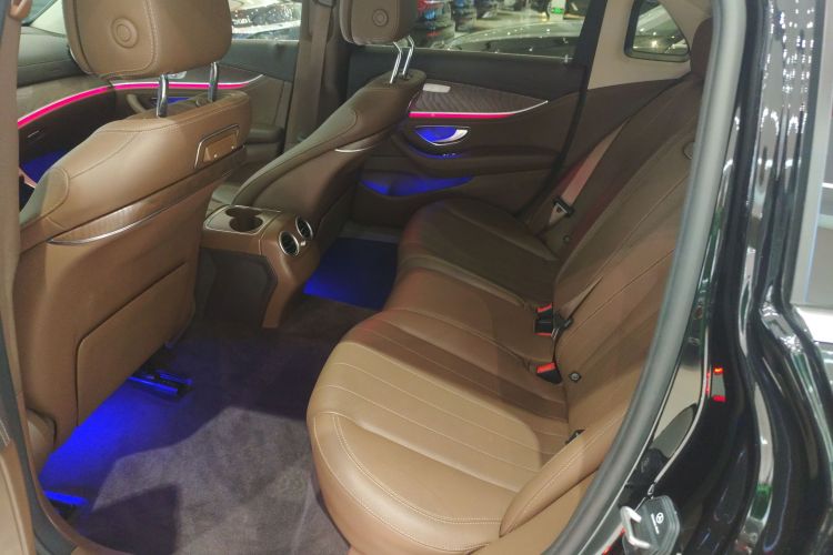 奔驰E级 2020款 改款 E 300 L 时尚型中控内饰21