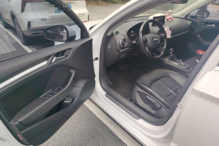 奥迪A3 2016款 Limousine 35 TFSI 进取型中控内饰20