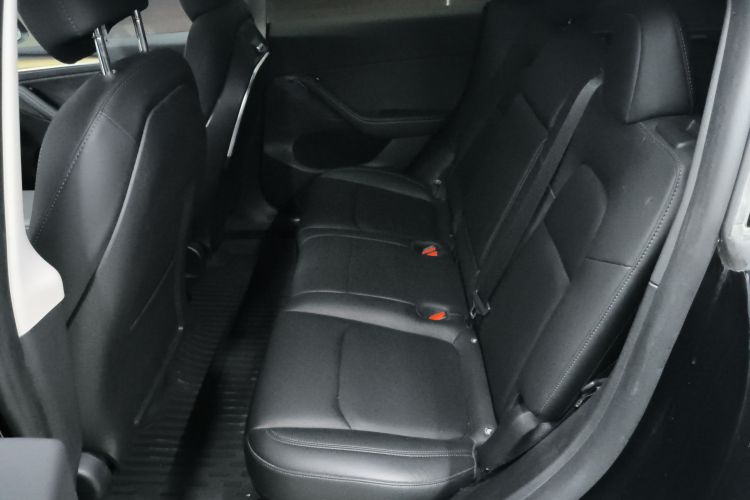 特斯拉 Model Y 2022款 改款 长续航全轮驱动版中控内饰21