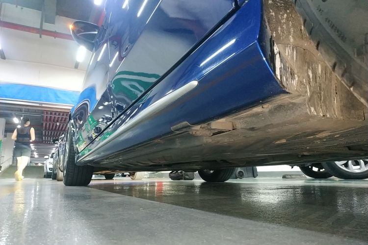 奔驰C级 2018款 C 180 L 时尚型运动版局部细节9002