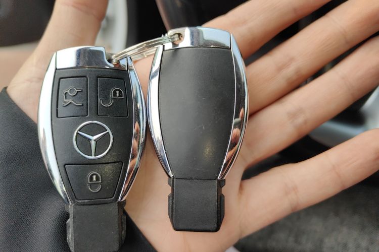 奔驰C级 2017款 改款 C 200 L 运动版中控内饰7001